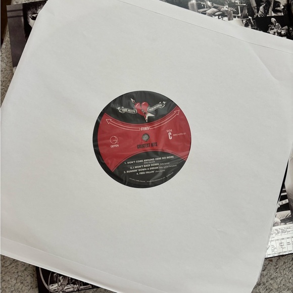 Tom Petty and the Heartbreakers Greatest Hits Vinyl - Picture 7 of 8